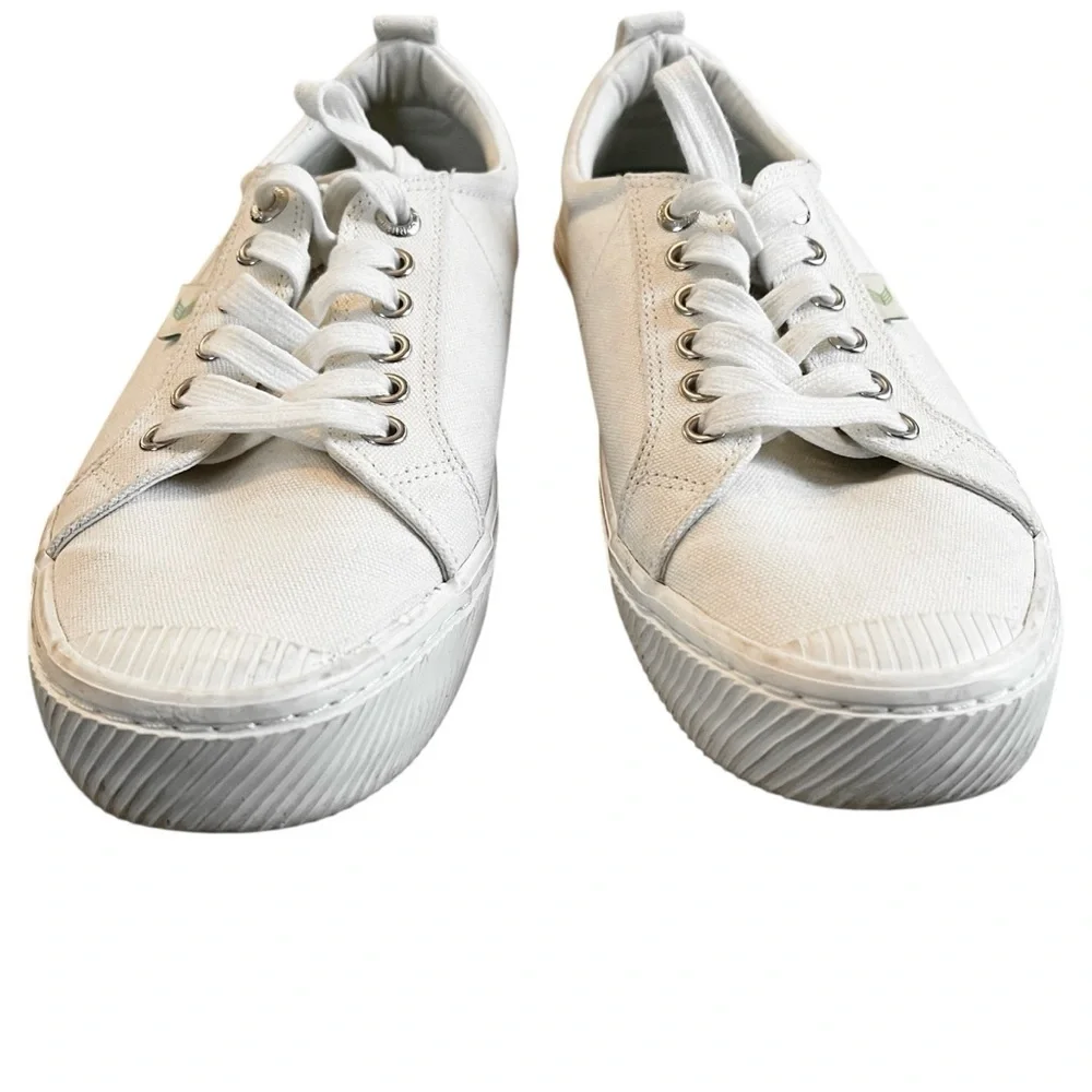 Cariuma OCA Men’s 9 Women’s 10.5 Off White Sneakers Laces Business Casual Low